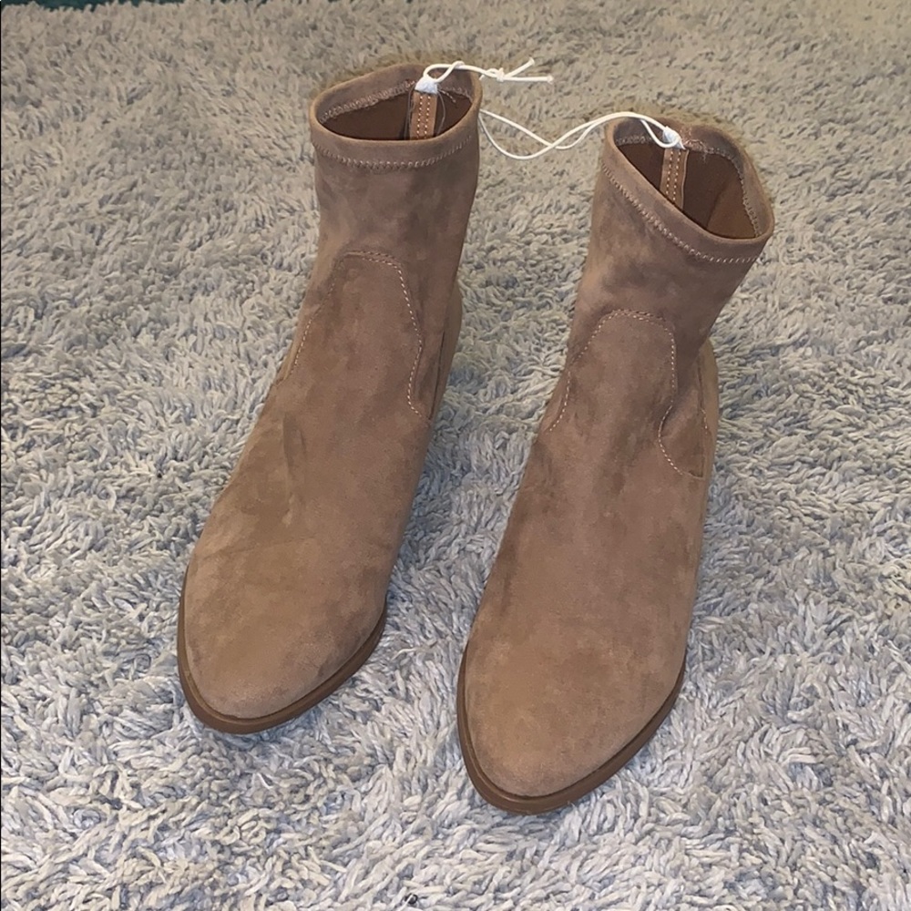 Universal Thread Booties - Picture 3 of 3